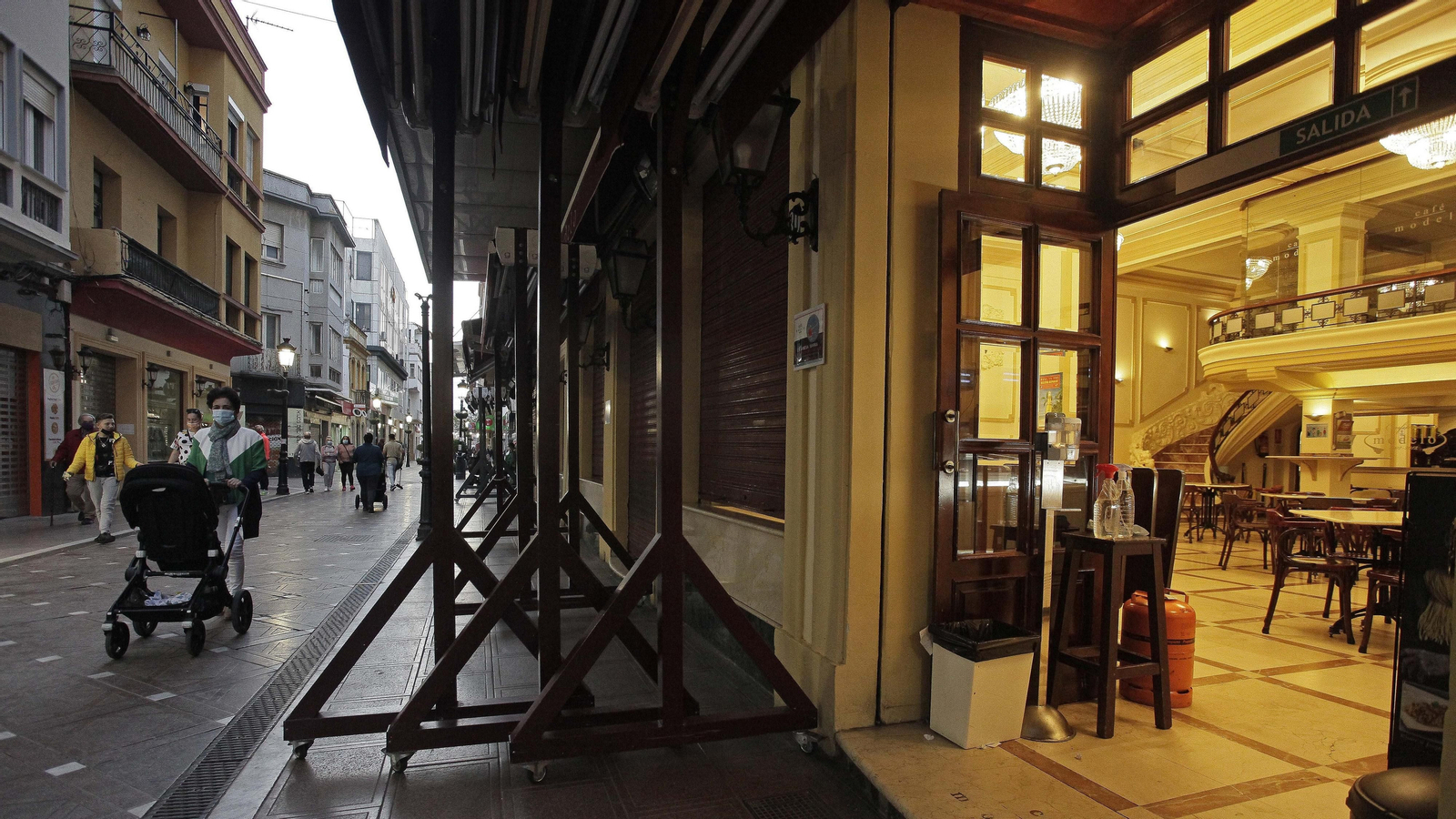 Cierre de bares y comercios en La Línea por el Covid