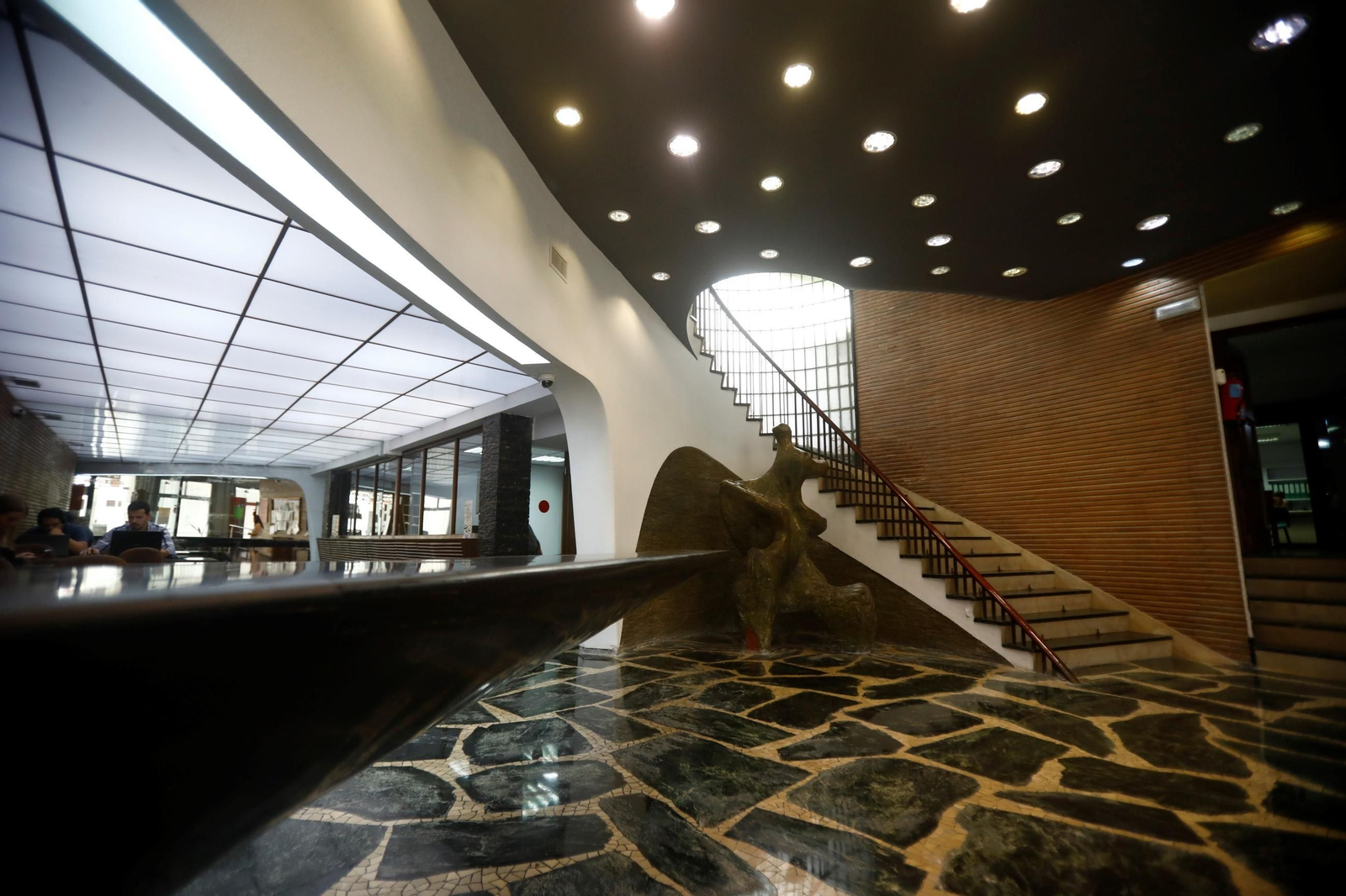 Escalera de la Cámara de Comercio.