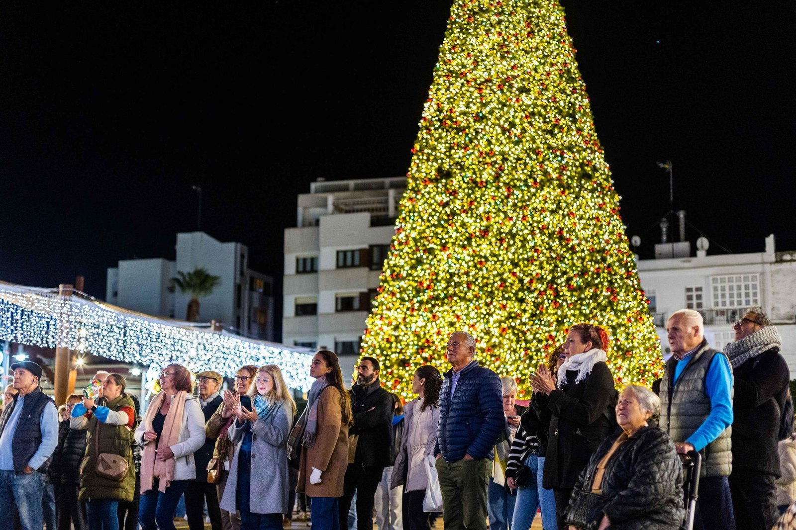 El concurso de coros de campanilleros ambienta la Navidad en San Fernando