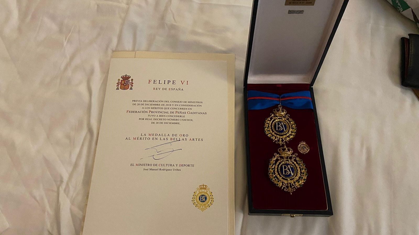 La Medalla de Oro al Mérito de las Bellas Artes a la Federación Provincial de Peñas Gaditanas.