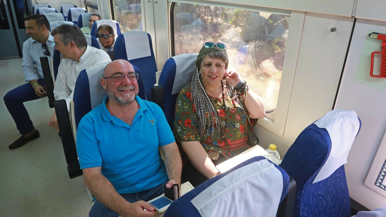 Las mejores fotos del viaje reivindicativo de los alcaldes a Ronda en tren
