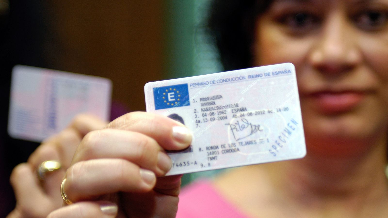 Carnet de conducir de España.