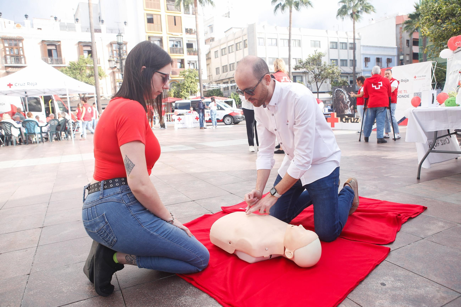 Fotos del Día de la Banderita de la Cruz Roja en la Plaza Alta de Algeciras