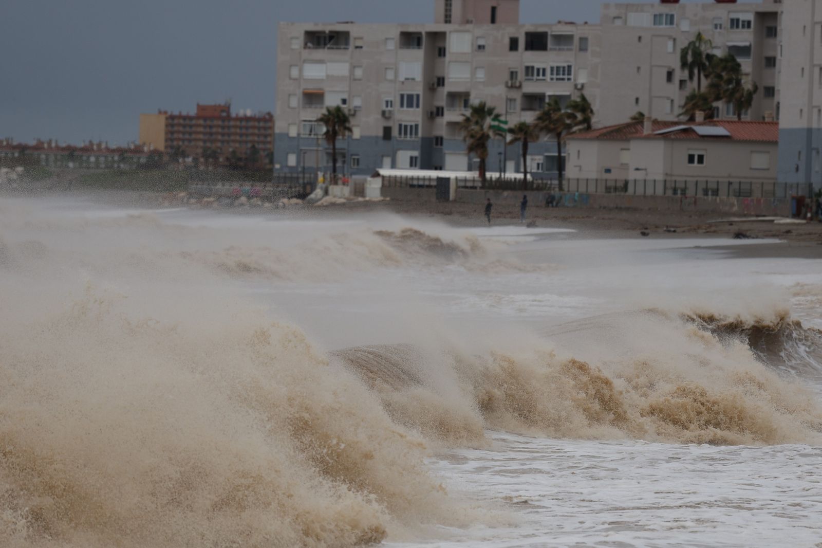 El litoral malagueño también se encuentra en aviso naranja por el paso de la borrasca 'Kristin'.