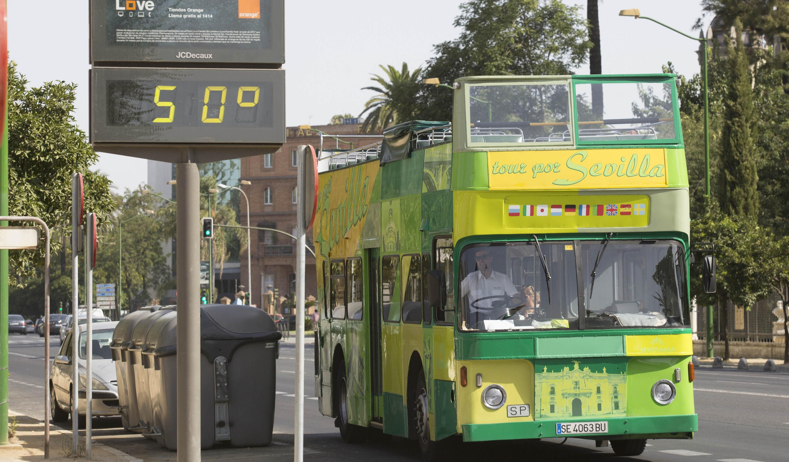 Un termómetro marcando 50ºC en Sevilla capital durante la ola de calor de julio.