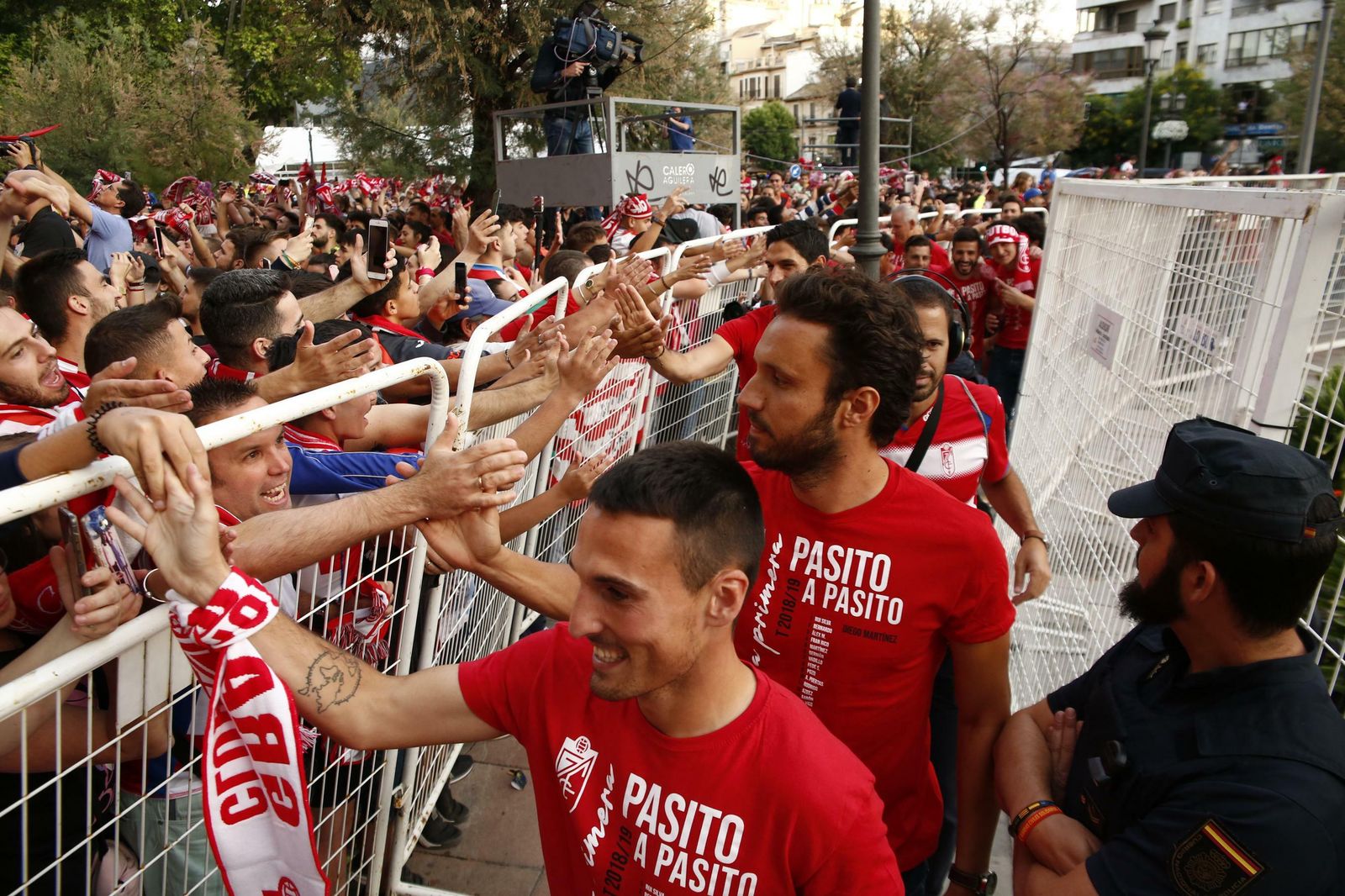 La Fuente de las Batallas, punto de reunión de todo el granadinismo