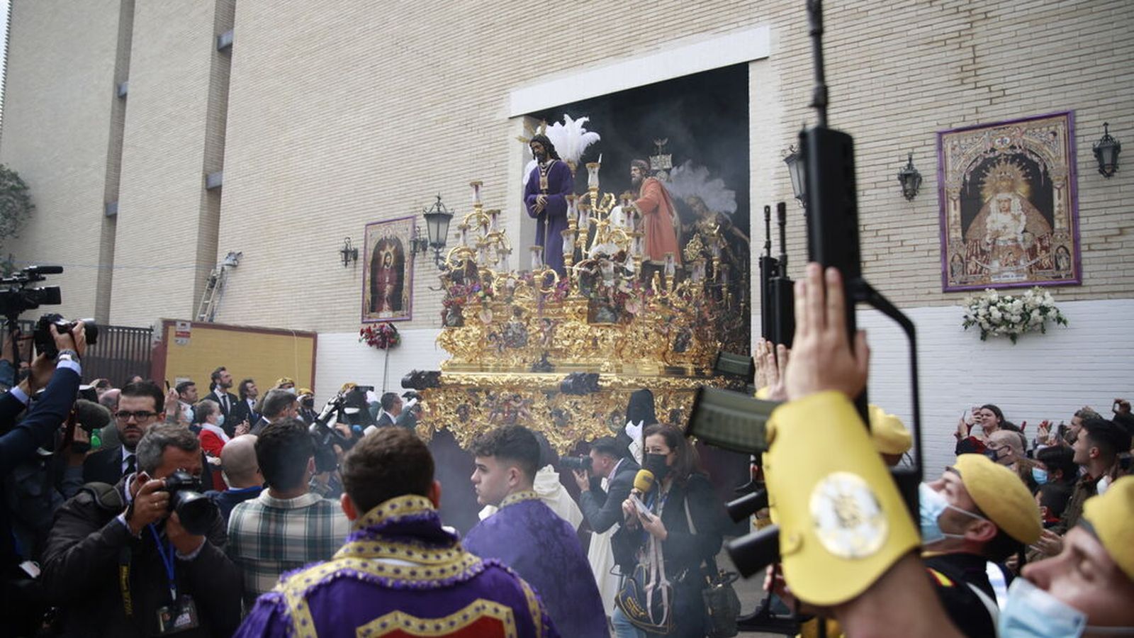 La UME escolta a los pasos de San Pablo