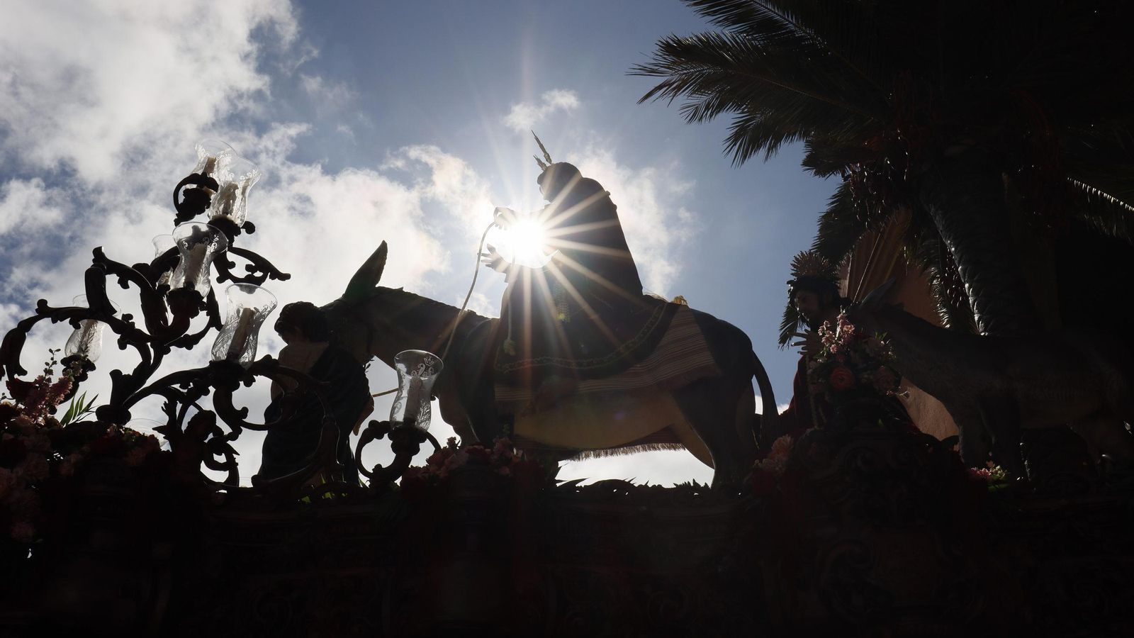 La Borriquita, saliendo de la capilla de La Estrella.
