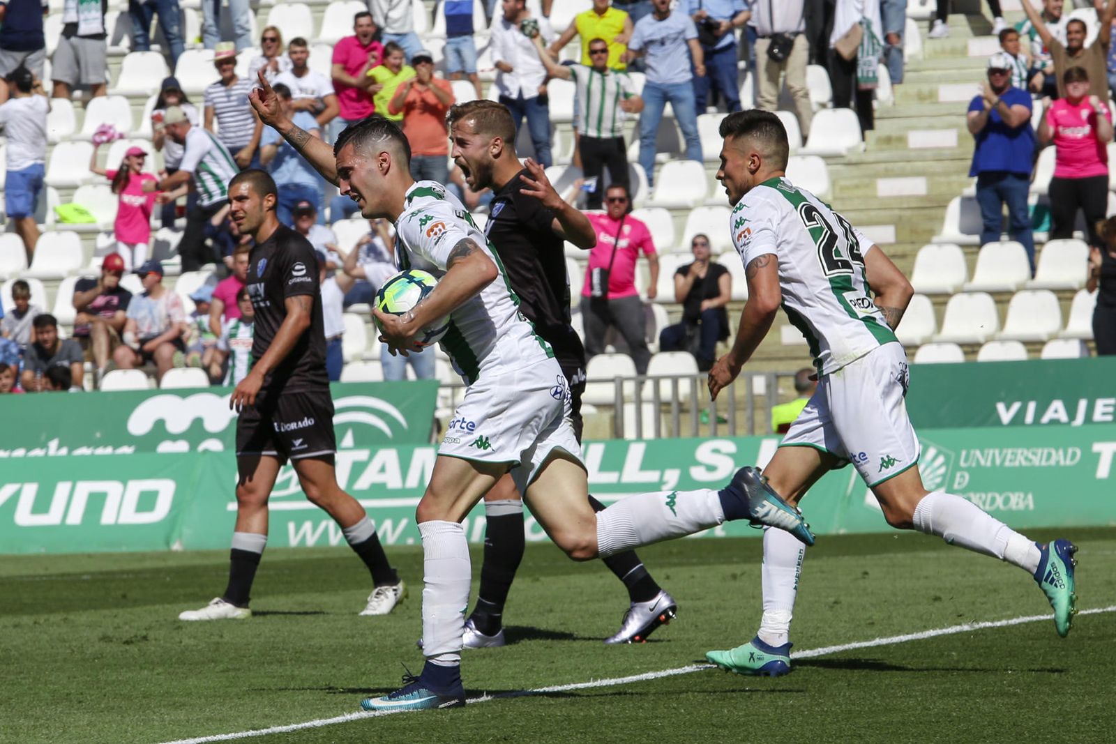 Las imágenes del Córdoba-Huesca