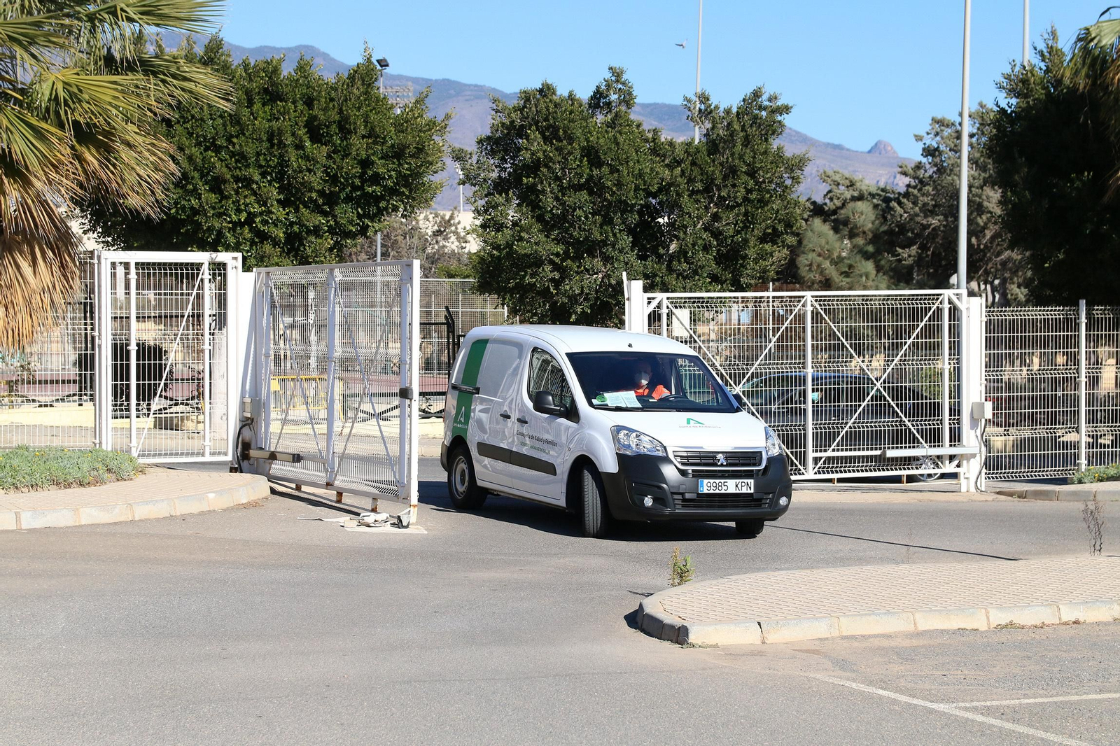 Las imágenes de la llegada de las primeras vacunas contra el COVID-19 a Almería