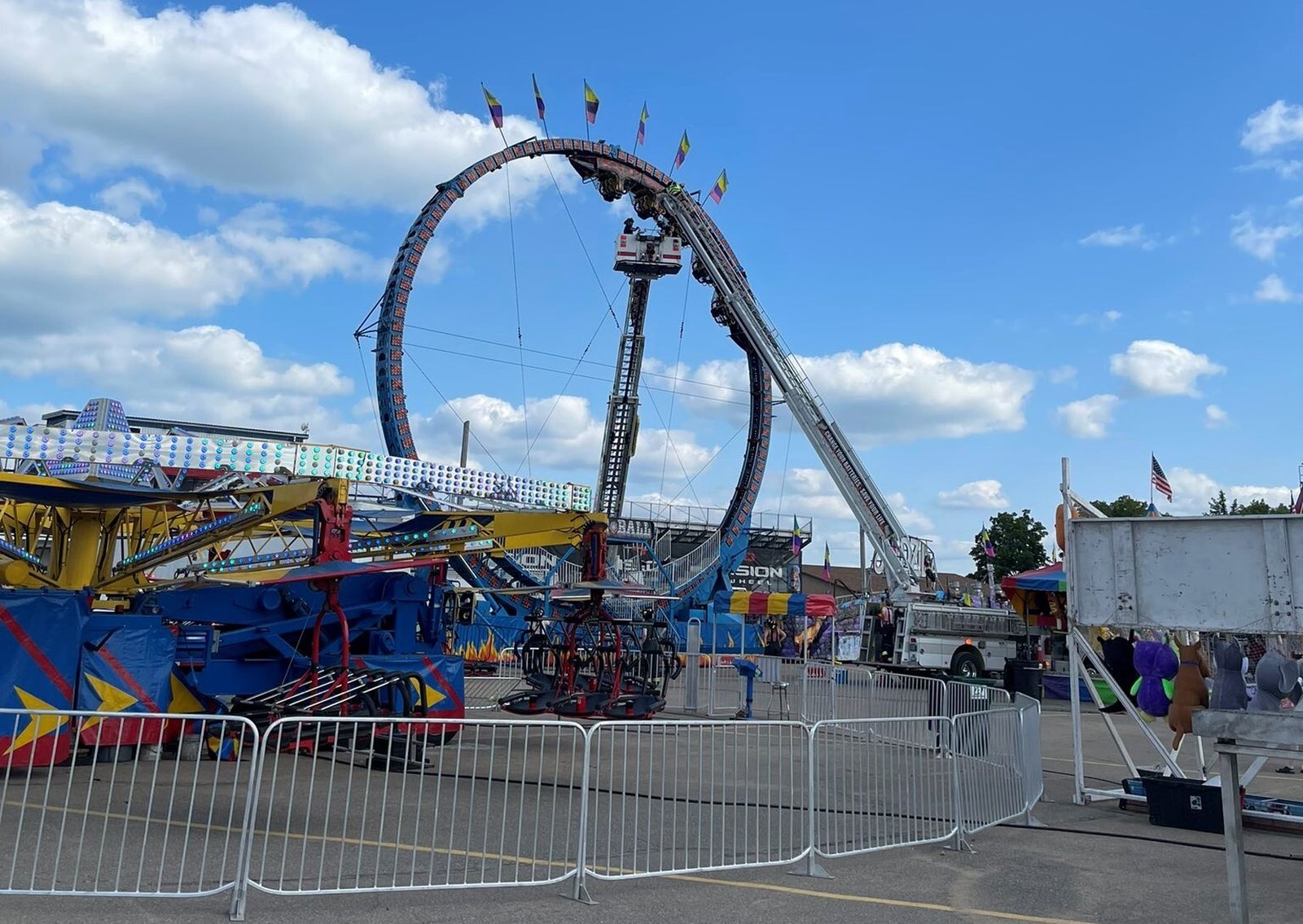 Varias personas atrapadas en la montaña rusa del  Forest County Festival de Crandon (EEUU).