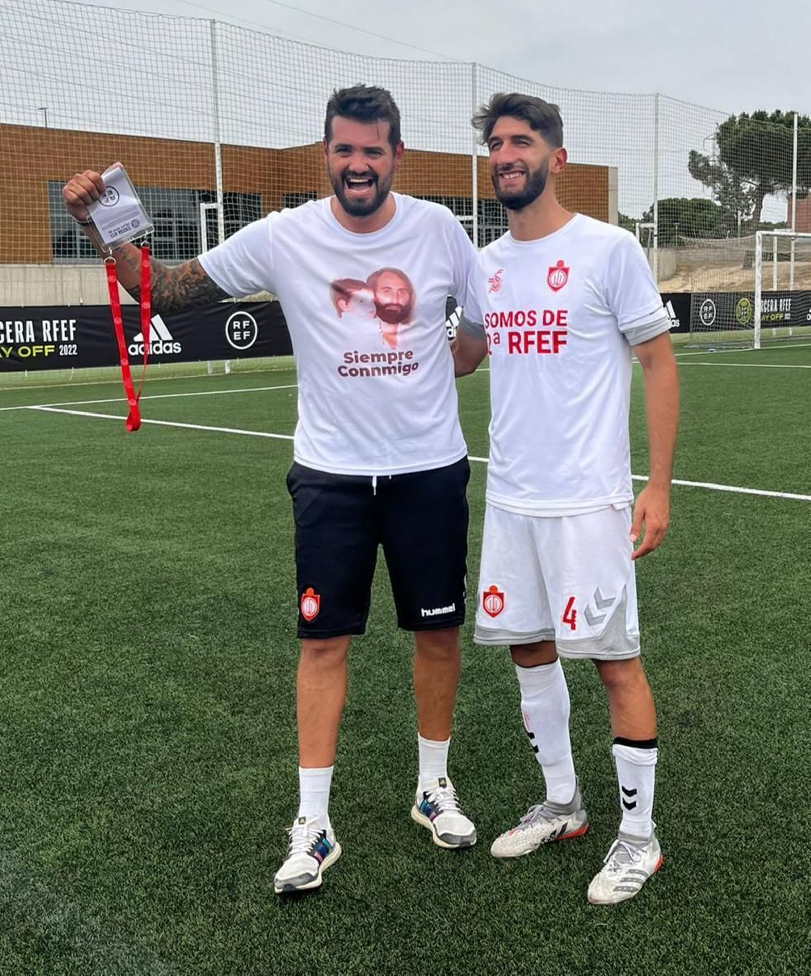 Los jerezanos del Utrera, Rosado y Kevin, felices tras subir.