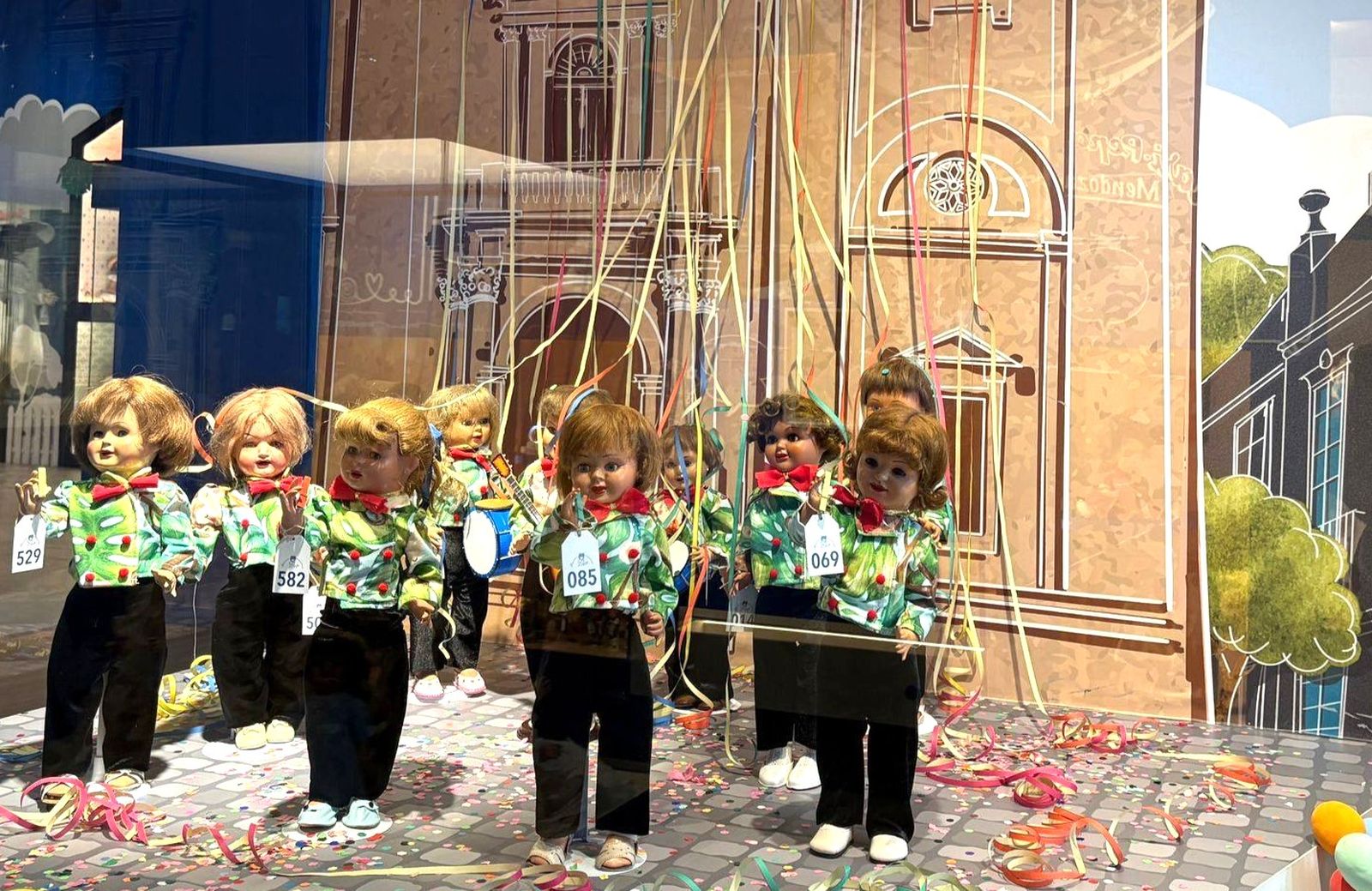 Muñecas María Emilia Lira