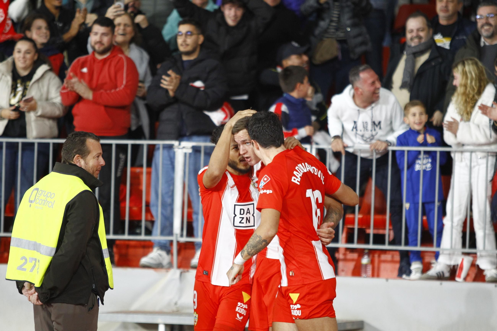 La U.D. Almería destroza al Sevilla C.F. en la Copa del Rey