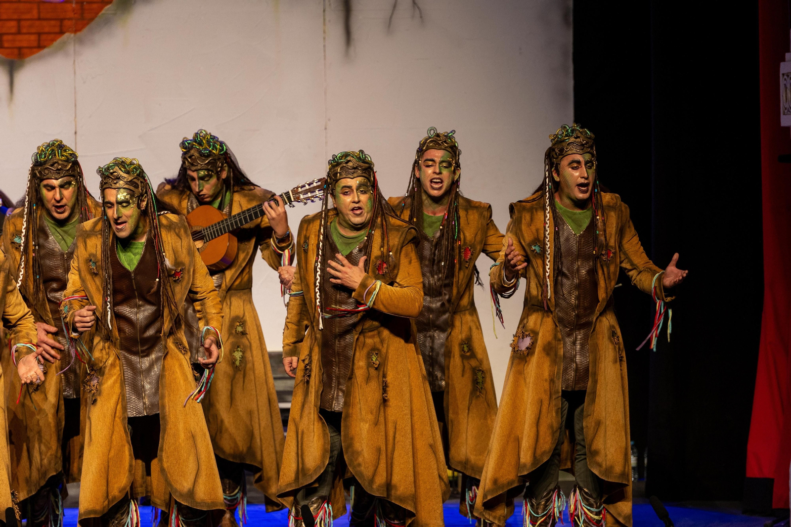 Imágenes de la actuación de la comparsa de Ayamonte "La Venenosa" en el Carnaval Colombino