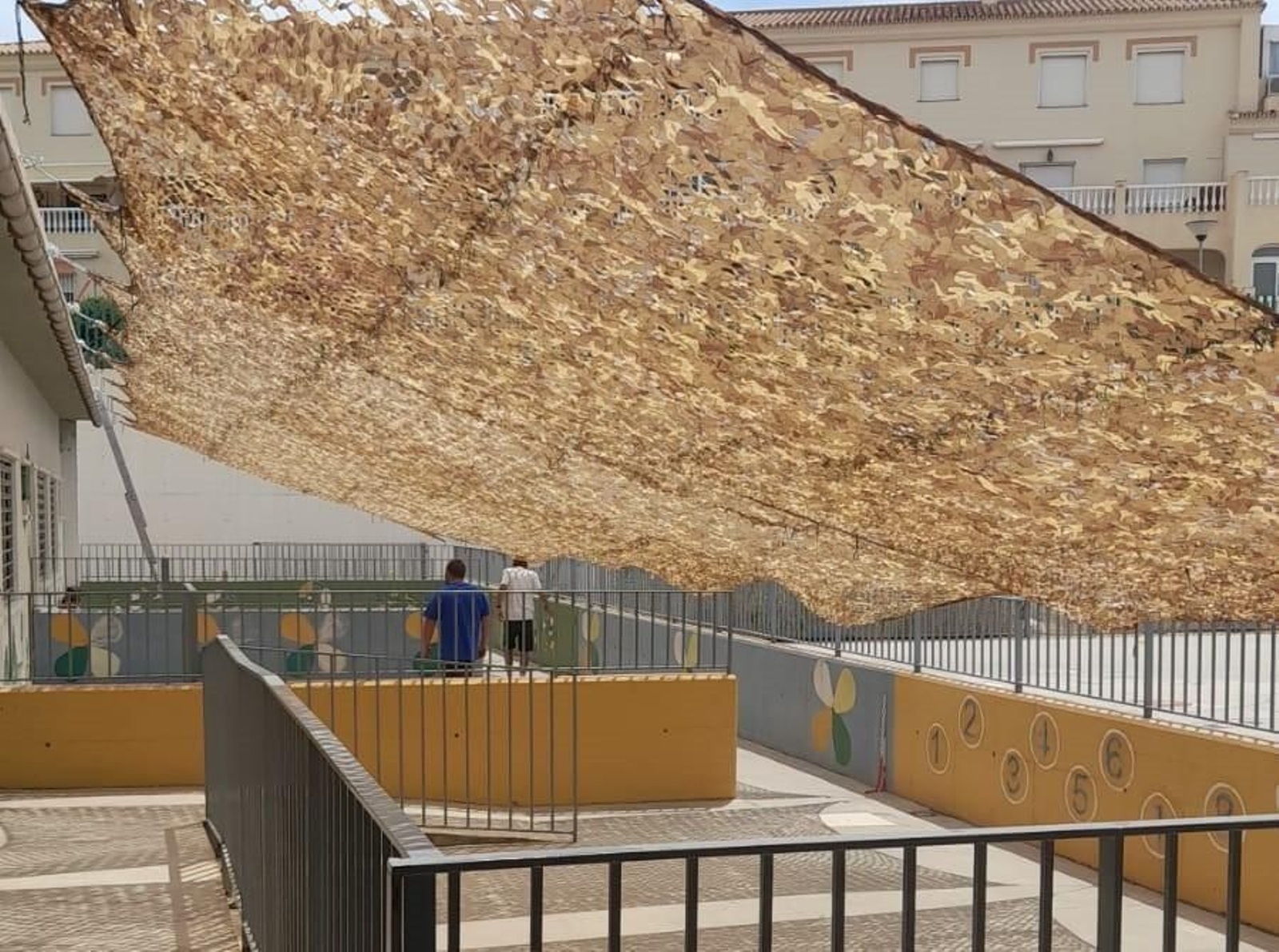 Toldos instalados por el AMPA en el CEIP El Faro de Torrox.
