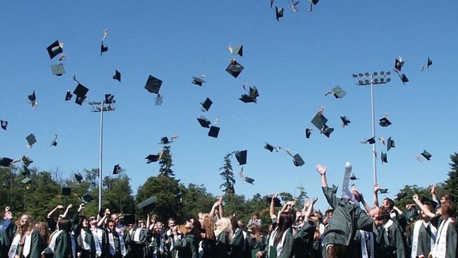 Conocer las diferencias entre el master oficial y  el título propio ayudará a elegir un posgrado con acierto.