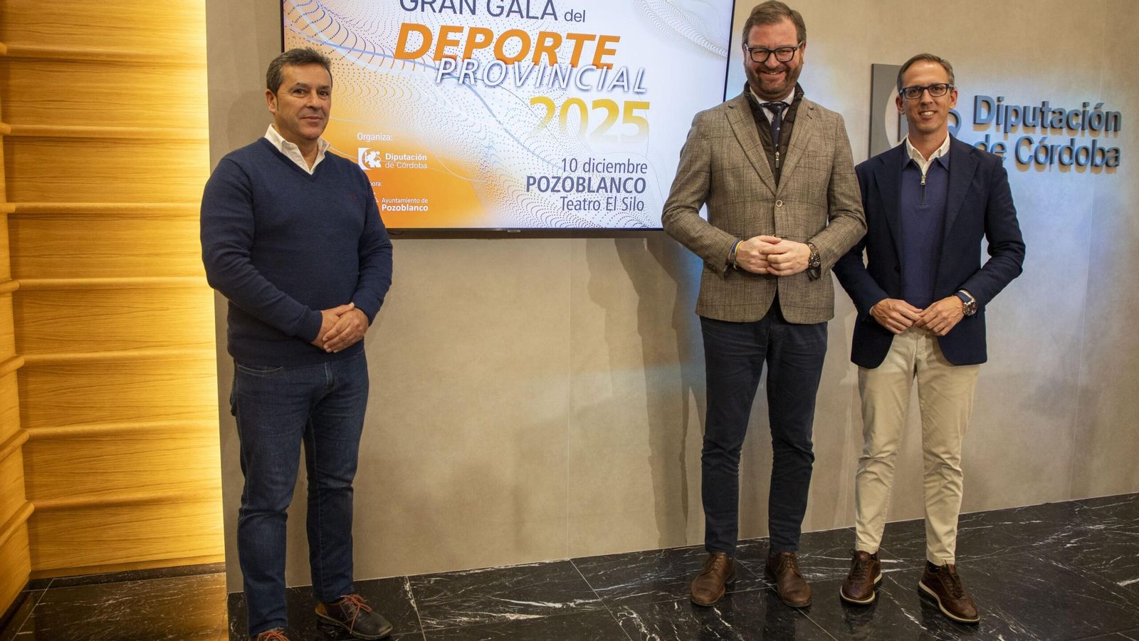 Las autoridades, durante la presentación del evento.