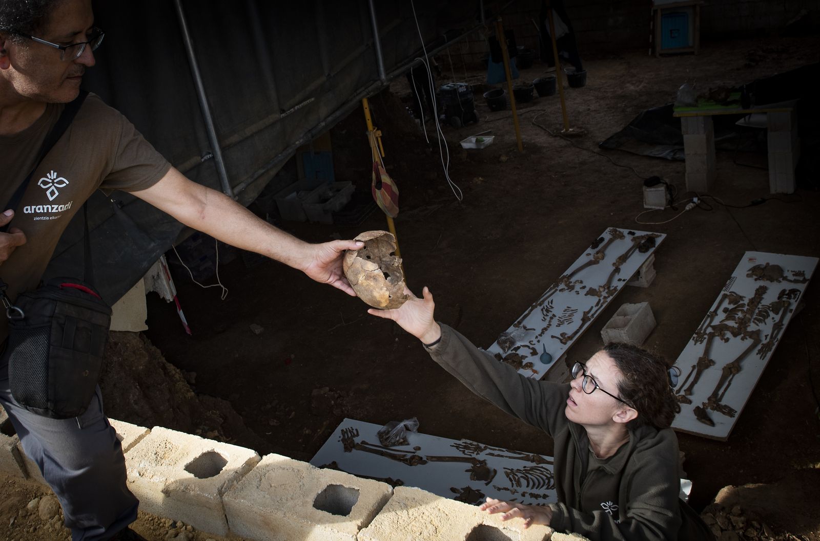 Imágenes de la fosa común de Pico Reja, en el cementerio de San Fernando