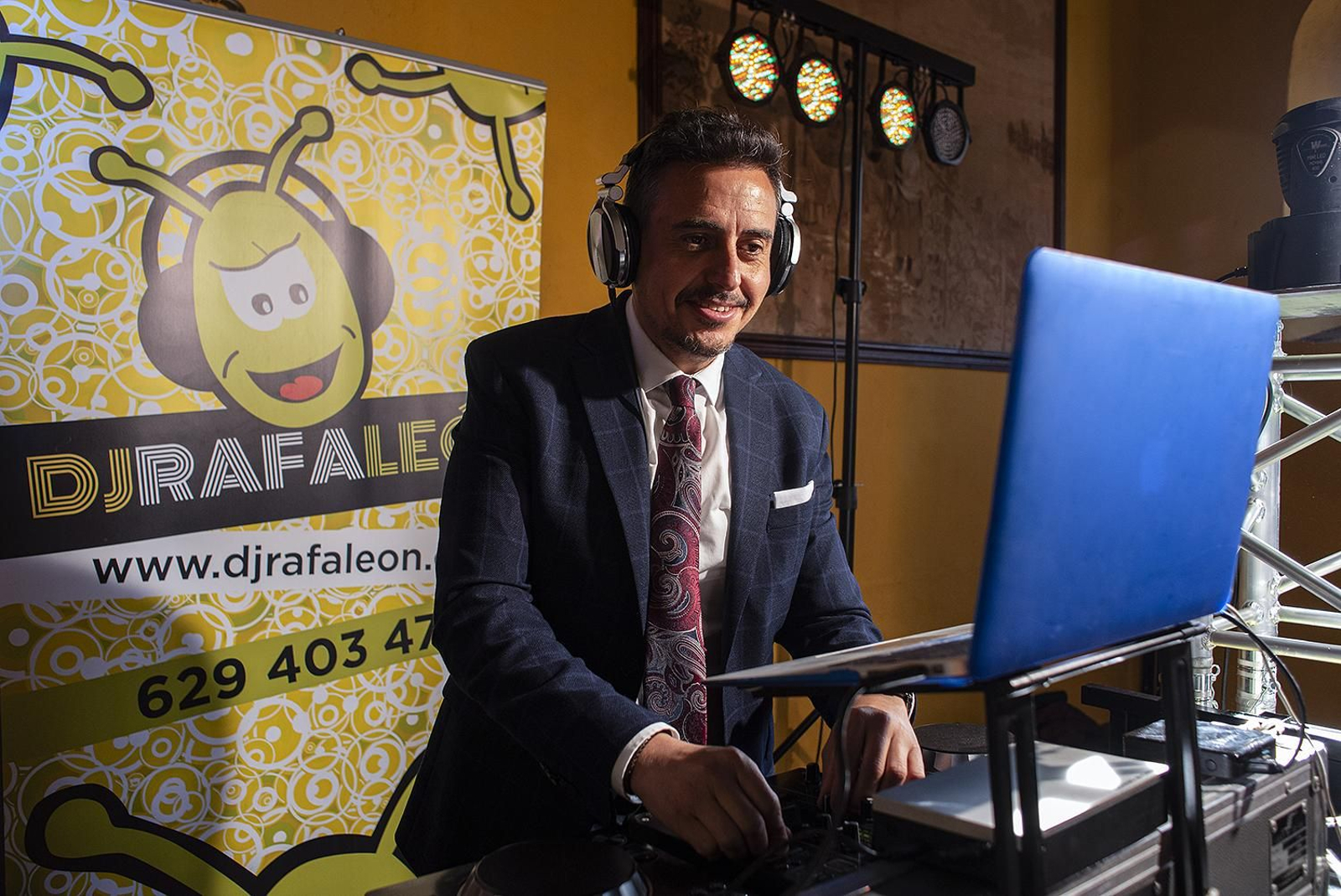 El DJ Rafael León en una boda.