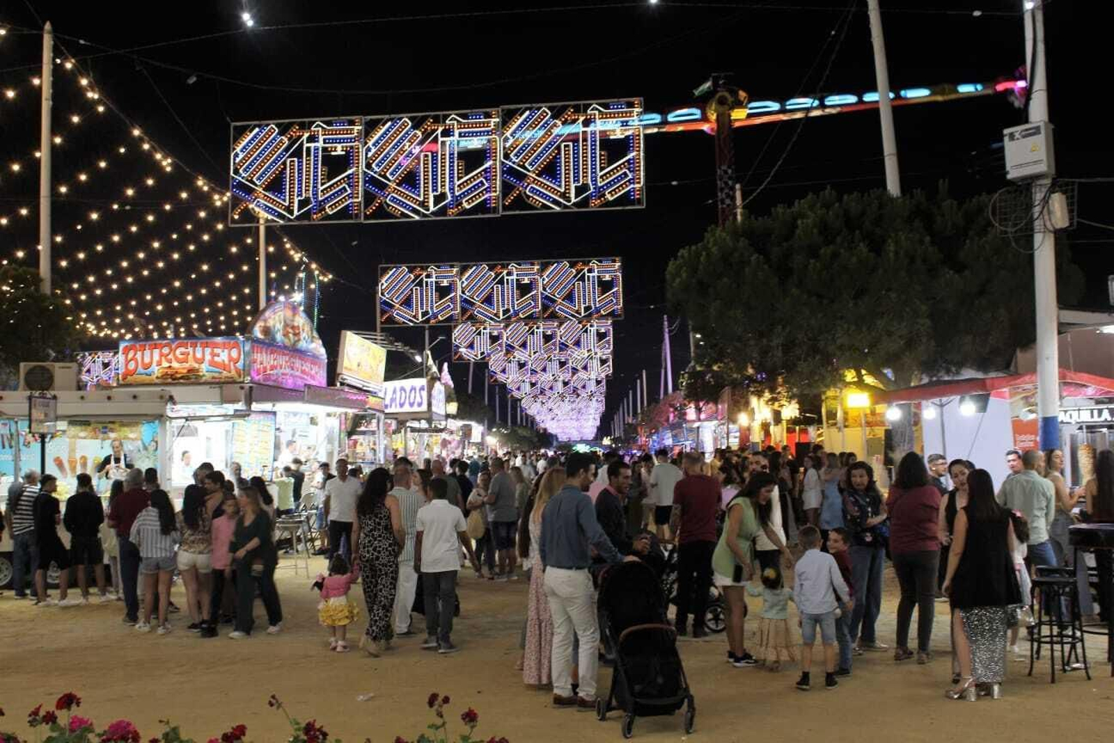 Imágenes de la Feria de Chiclana 2024: alumbrado y las primeras horas de fiesta