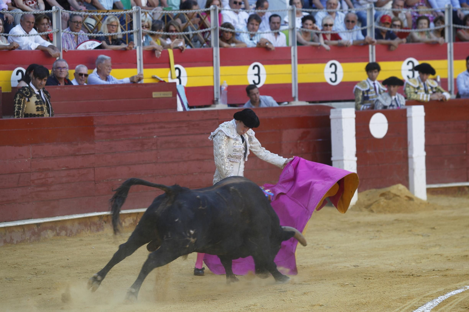Fotogalería Primera Corrida de Toros. Feria de Almería 2019