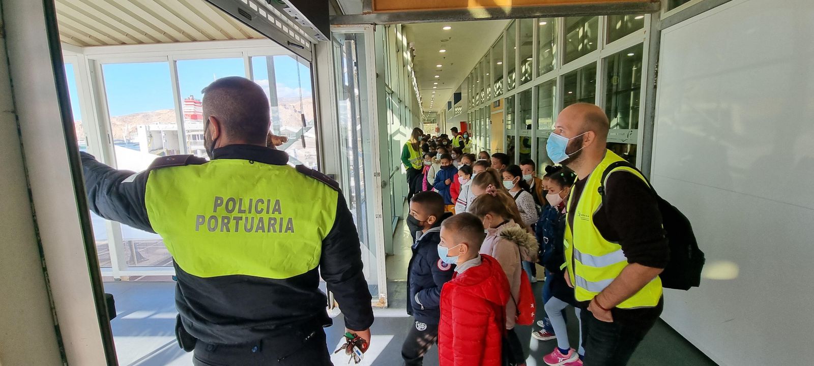 Visita de los escolares al Puerto.