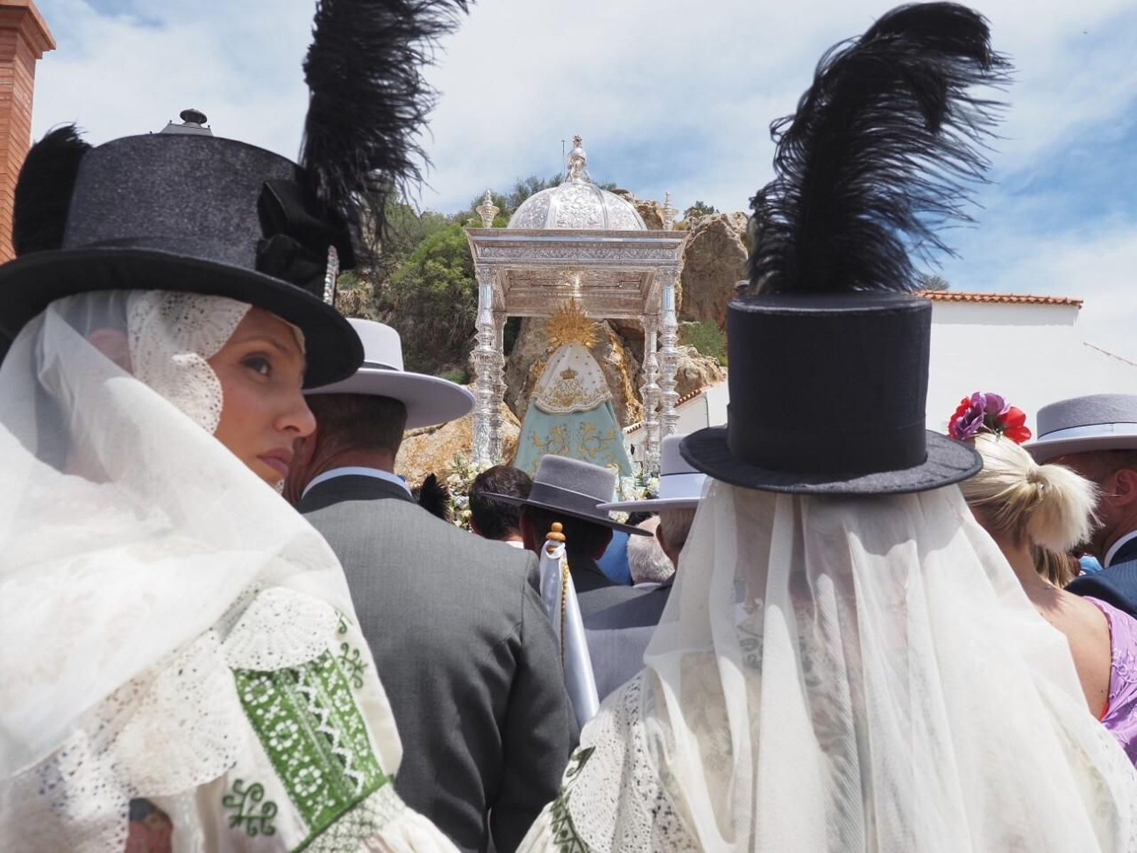 Romería de la Virgen de la Peña 2023 en la Puebla de Guzmán, en imágenes