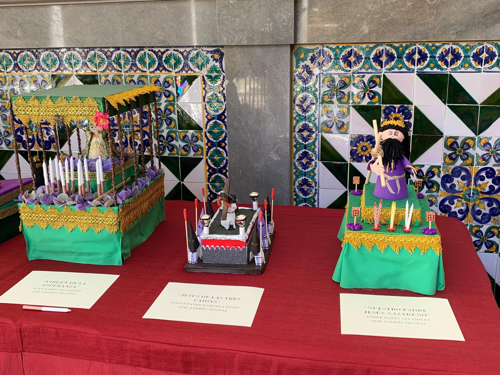 Las ‘mini-cofradías’ vuelven al Ayuntamiento de Granada