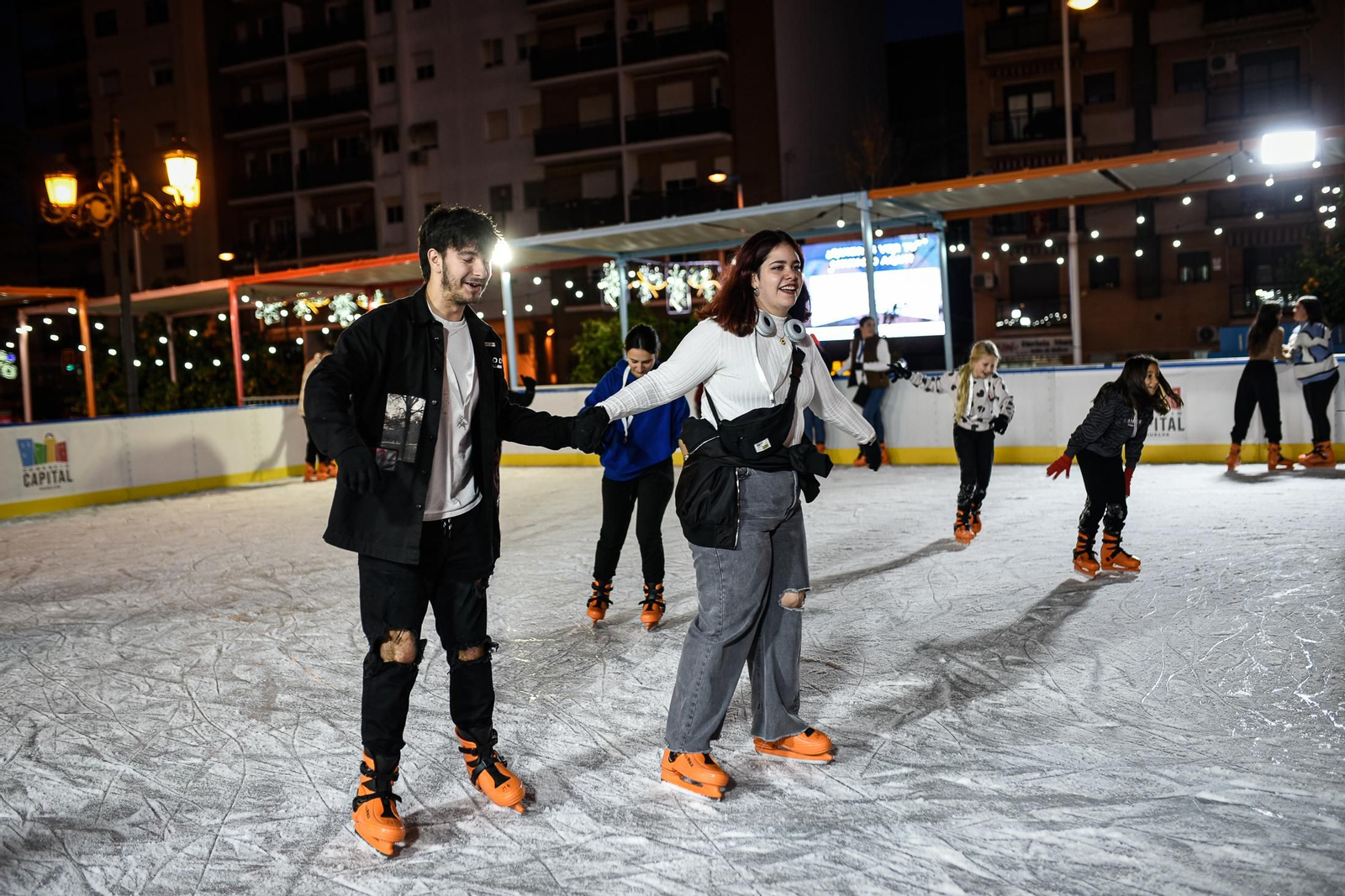 La pista de patinaje sobre hielo en Isla chica, en imágenes