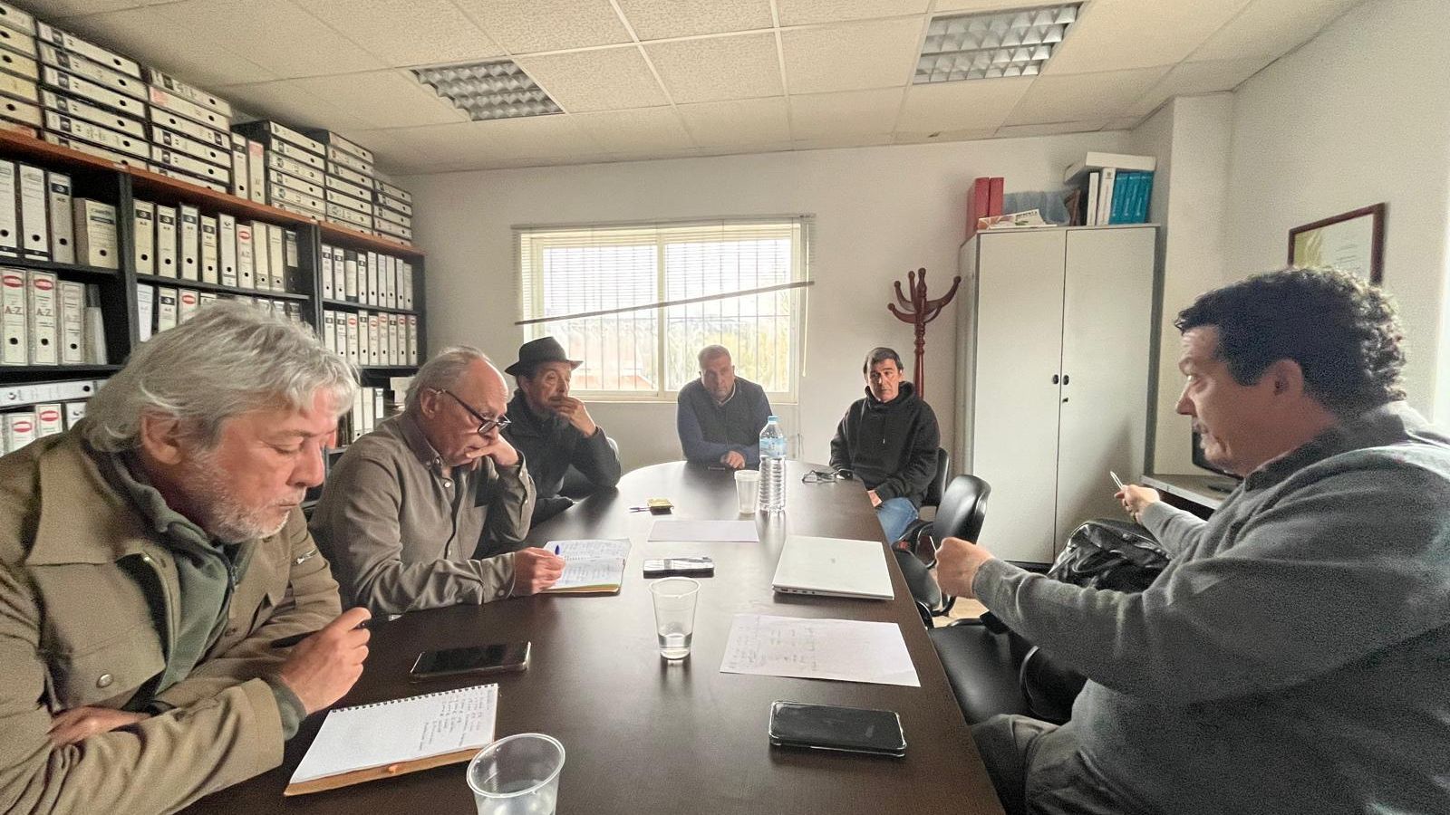 Trabajos previos a la celebración del congreso europeo de la castaña en Huelva.