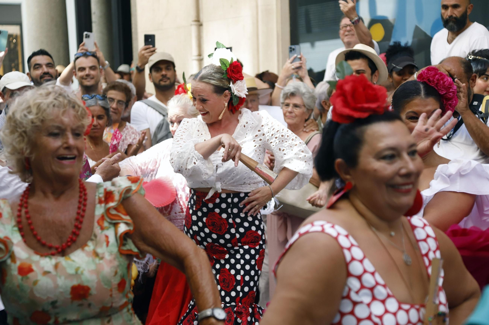 El primer día de Feria del Centro de Málaga, en fotos