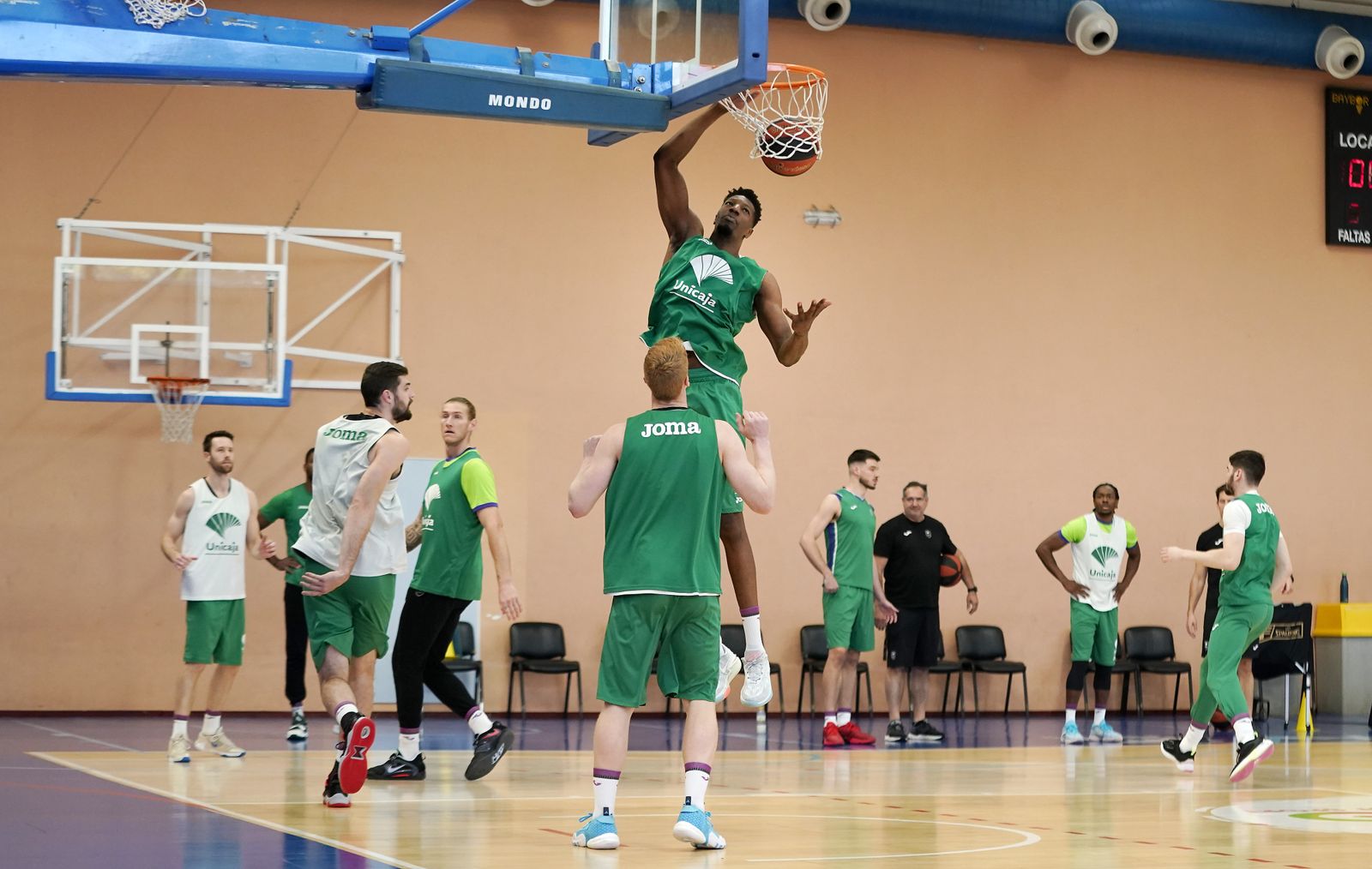 El Unicaja prepara el derbi andaluz ante el Betis