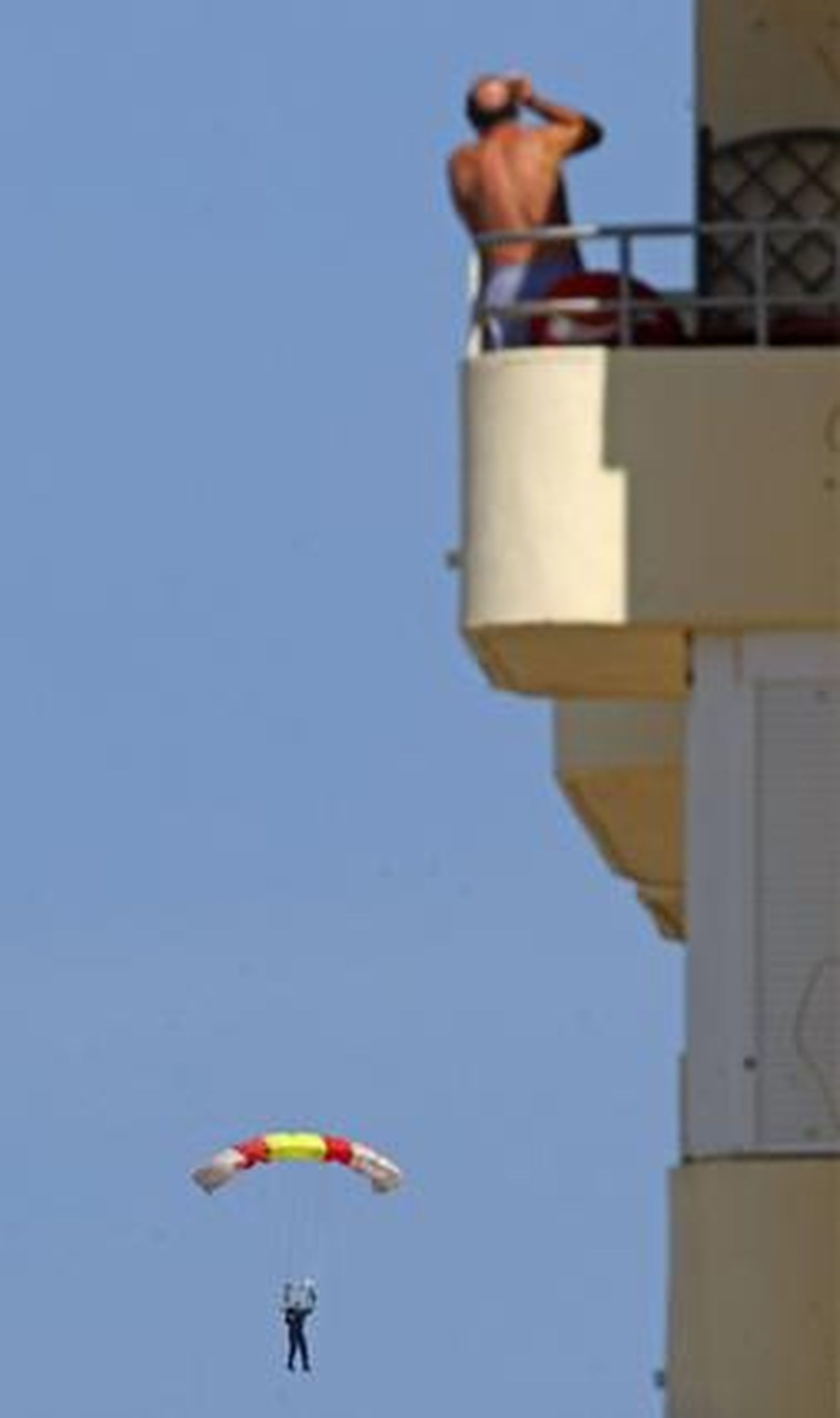 190.000 personas disfrutan del III Festival Aéreo en la playa de la Victoria. /Foto: Julio González