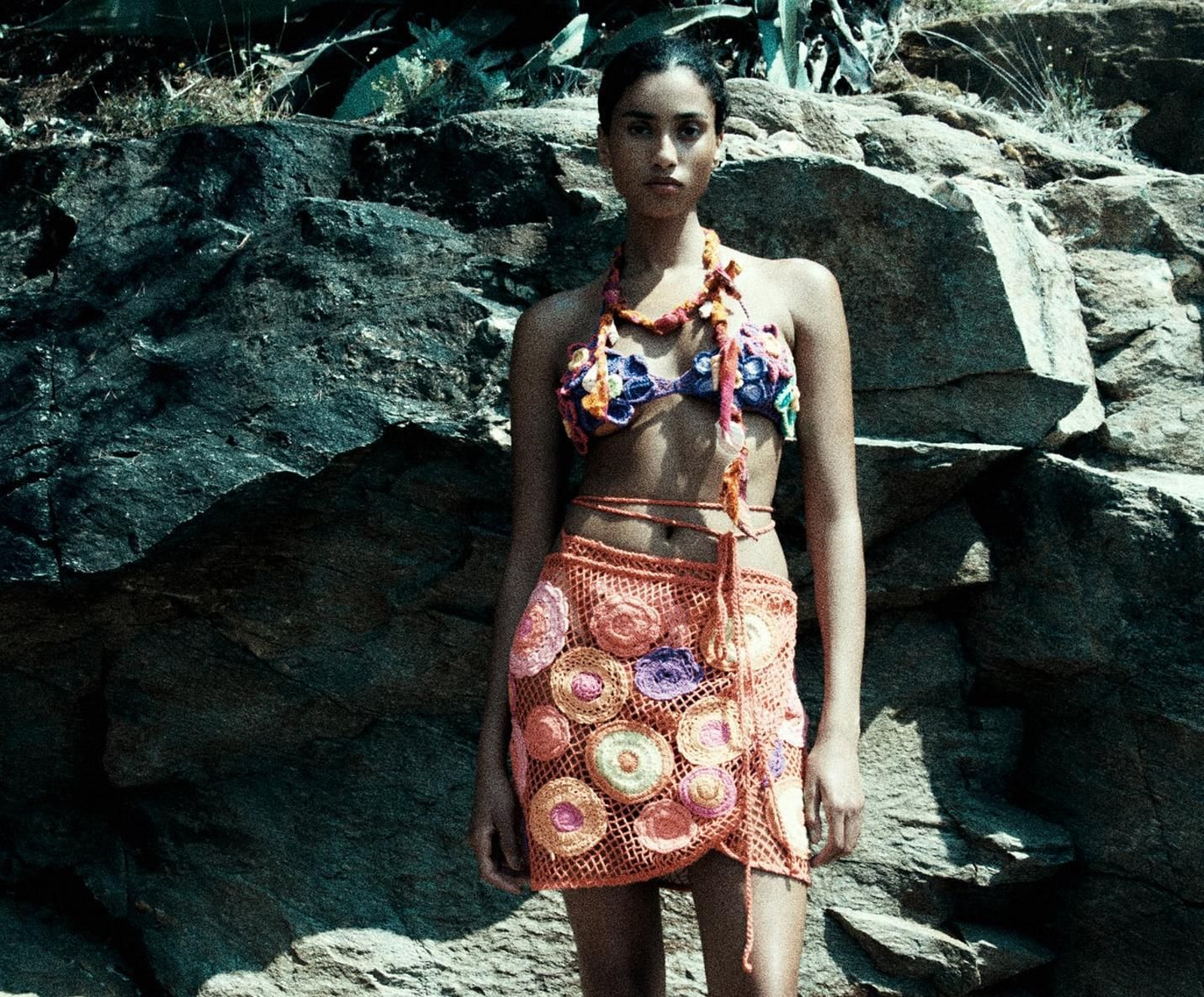 Una propuesta de look playero de Zara con pareo.