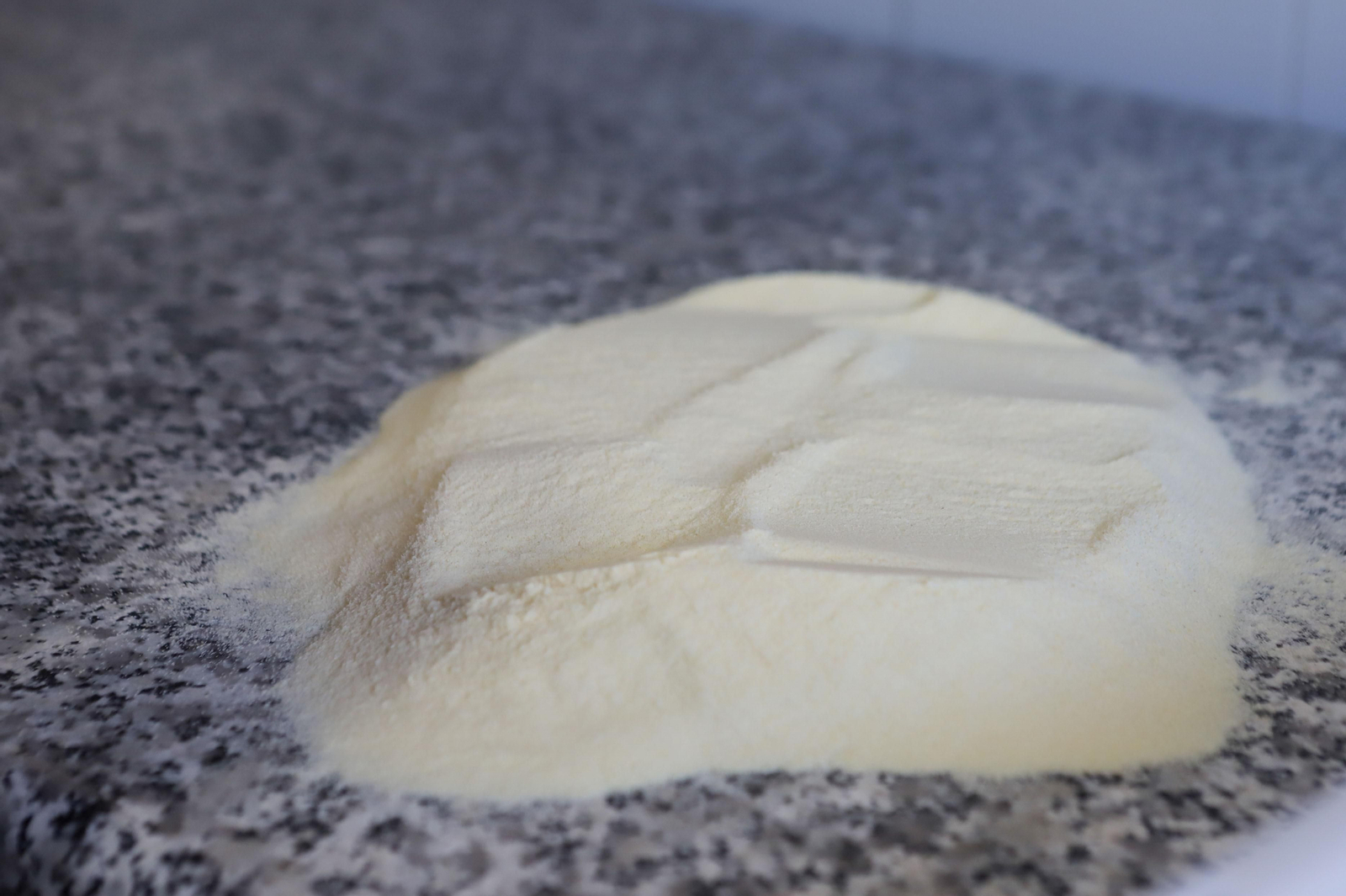 Elaboración de pizzas al autentico estilo italiano en Pizzeria Napoli, en imágenes