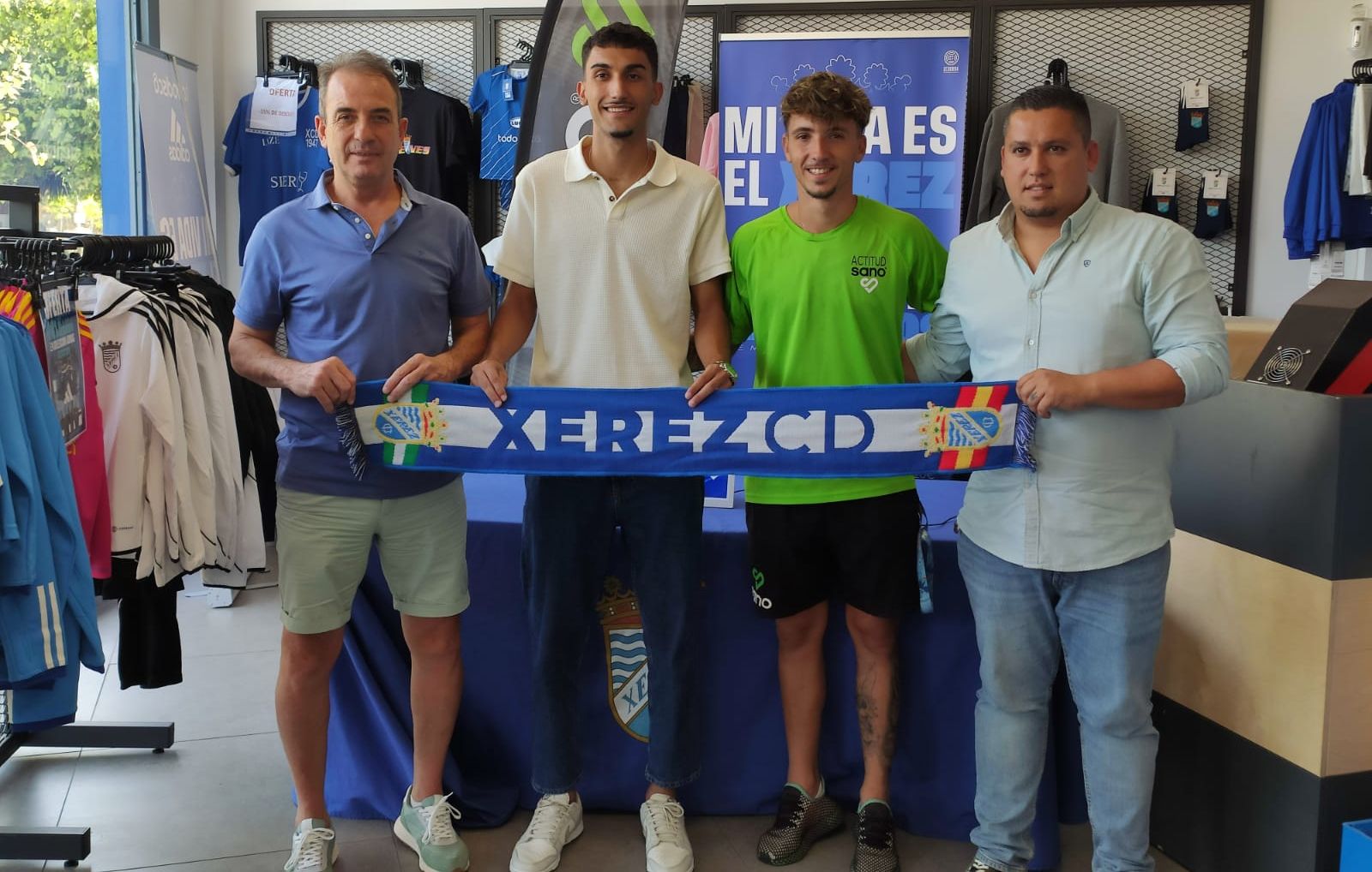 Ulloa, junto a Miguel Ángel, su compañero Ramón García, y Jorge Garrido.