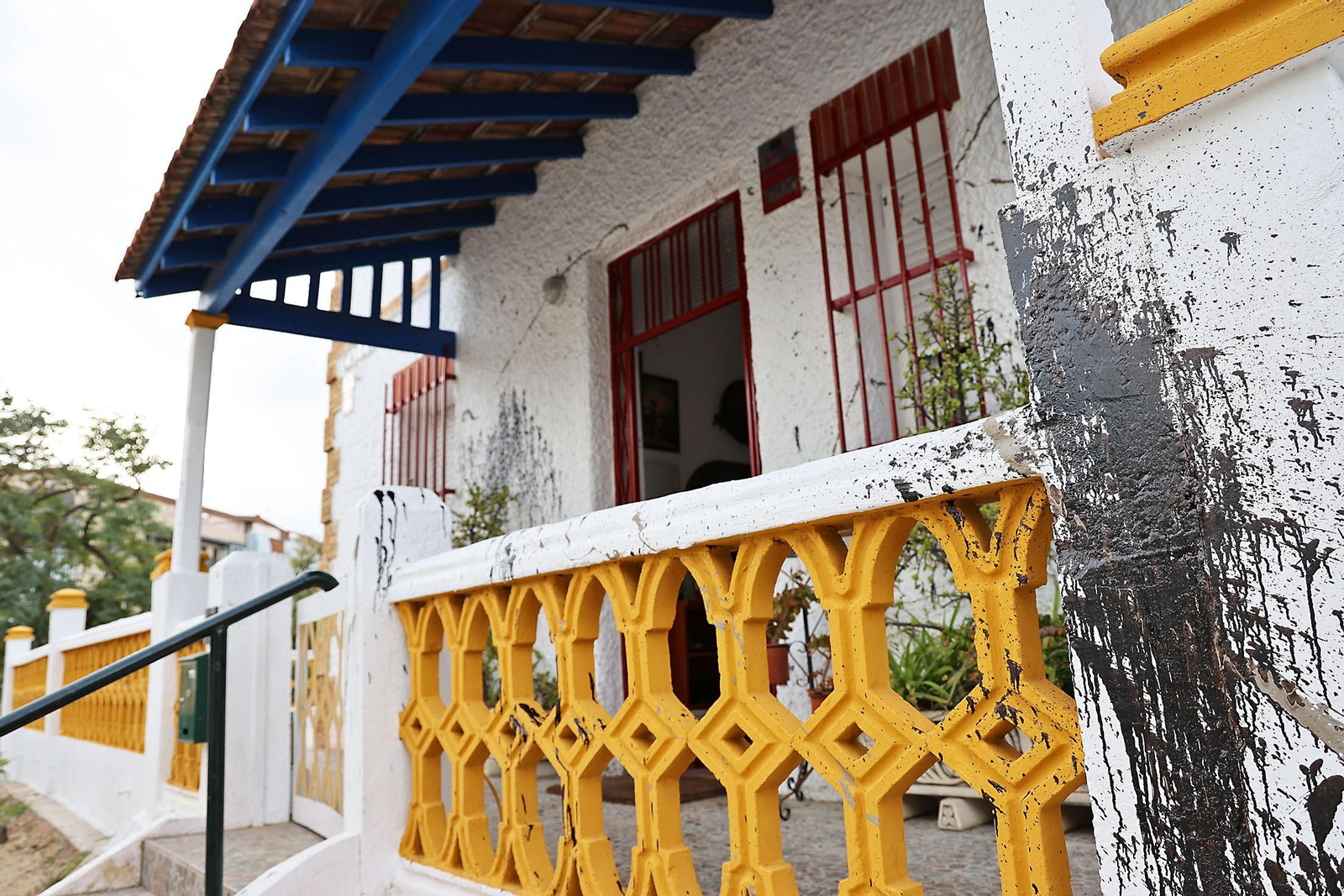 Imágenes del acto vandálico contra una de las casas del Barrio Obrero