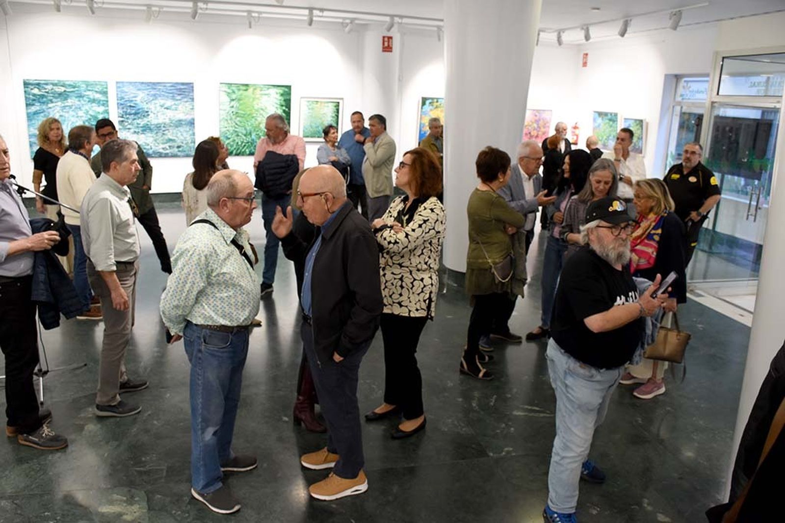 Inauguración exposición 'Naturaleza' del pintor ayamontino Juan Fernández.