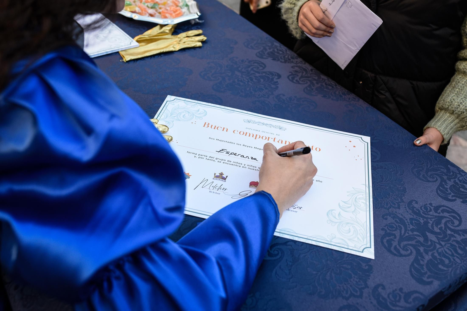 Imágenes de la entrega de cartas a SSMM Los Reyes Magos en el Ayuntamiento