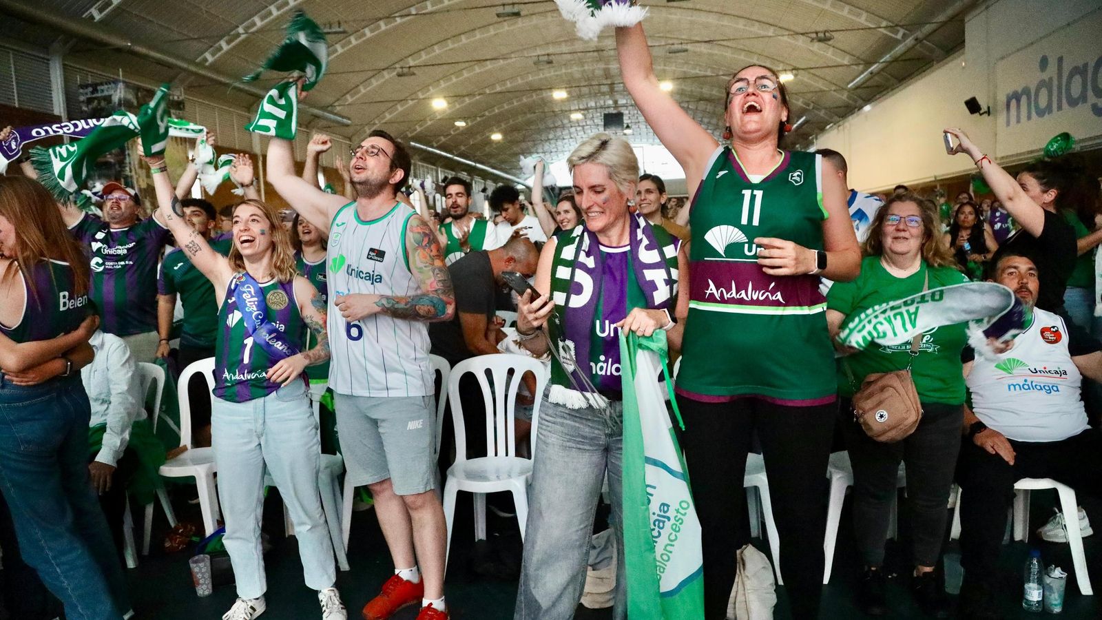 La locura en Los Guindos: ¡Búscate durante la final de BCL del Unicaja!