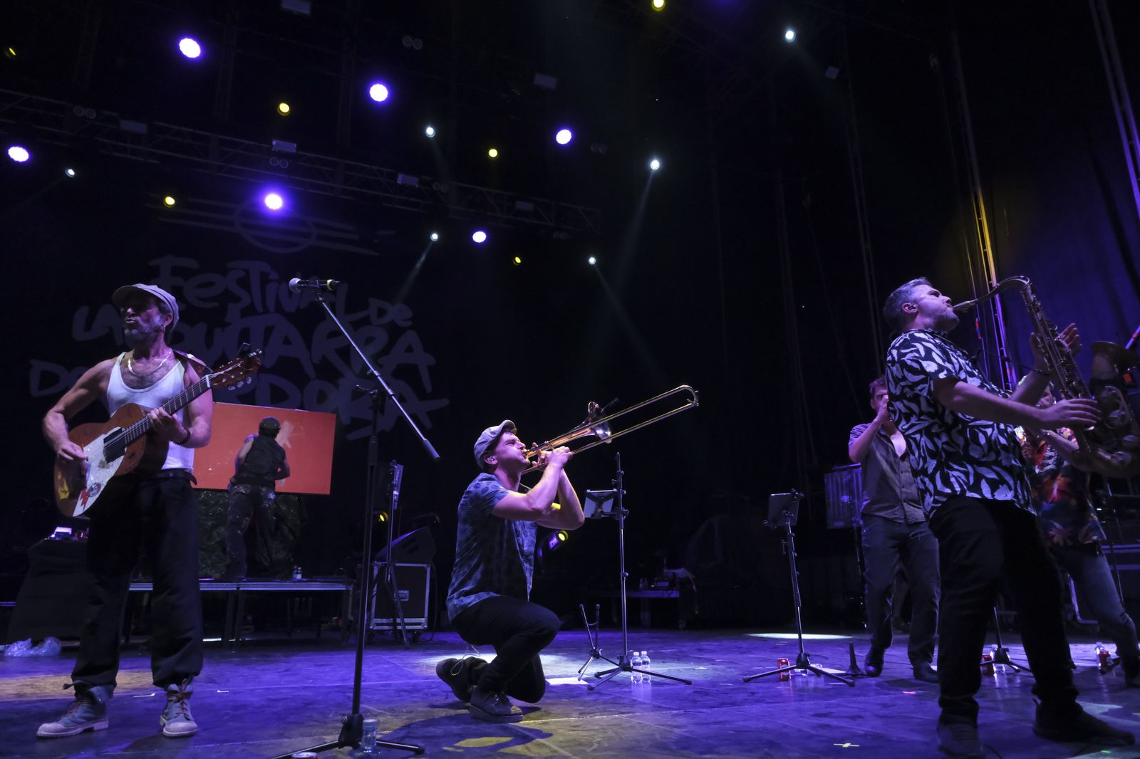 El concierto de Muchachito Bombo Infierno en el Festival de la Guitarra de Córdoba, en imágenes