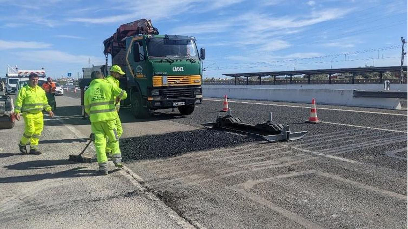 Bacheo en carretera CA-35 PK 0+400.