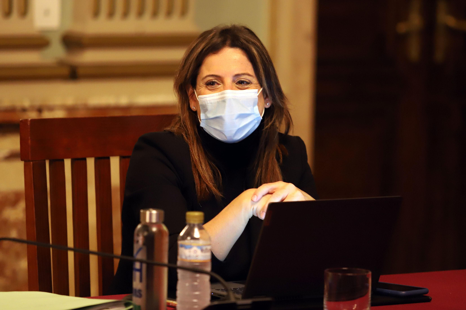 Imágenes del pleno del Ayuntamiento de Huelva celebrado de manera virtual