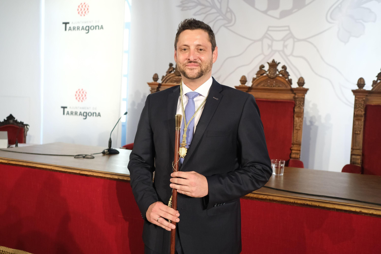 TARRAGONA: Gobernará en minoría Rubén Viñuales (PSC) quien el 28M desbancó al alcalde de ERC Pau Ricomà. Y lo mismo sucede en Lleida donde Fèlix Larrosa, vencedor de los comicios, sucede a Miquel Pueyo (ERC).