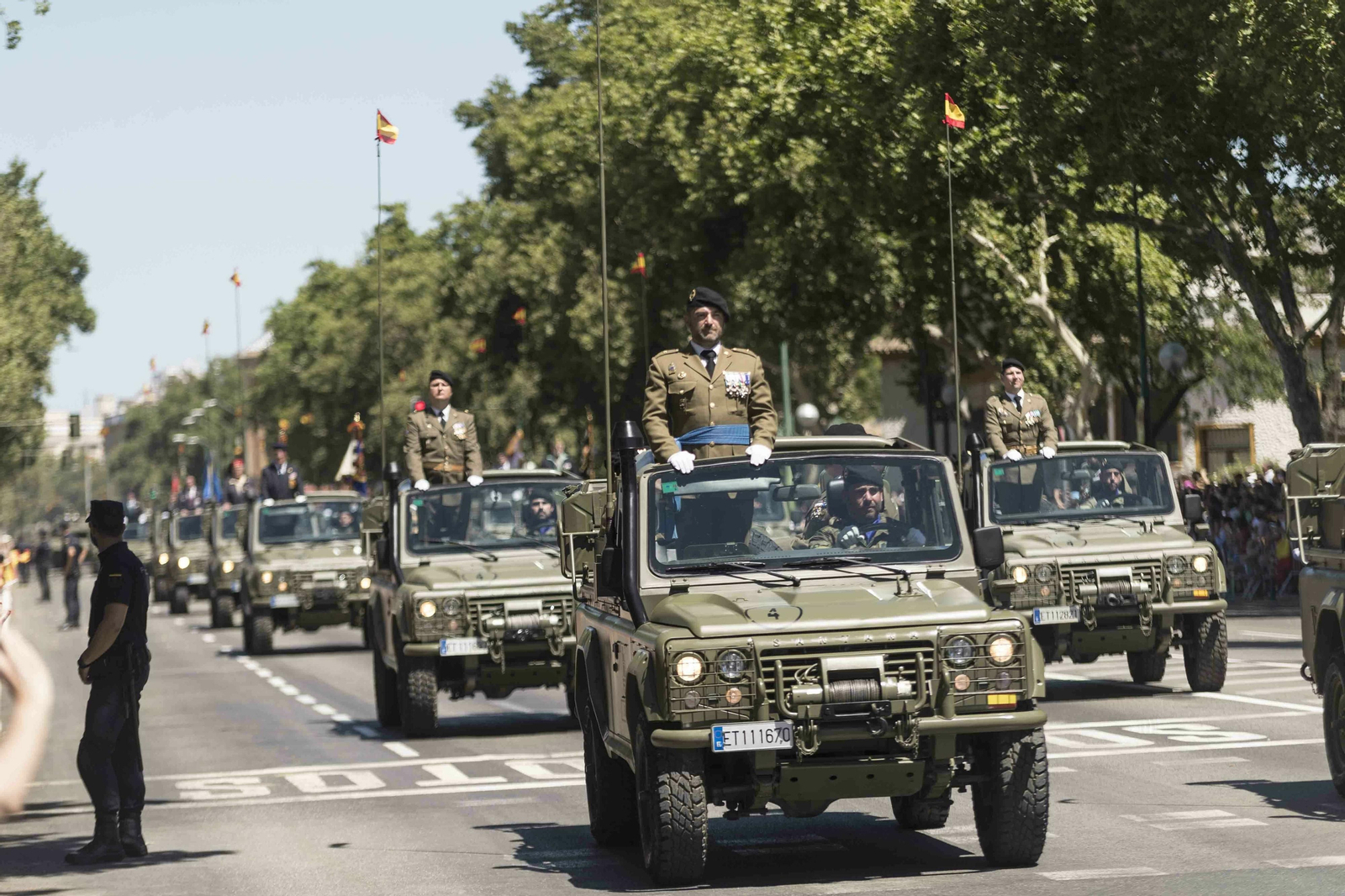 Las imágenes del desfile del Día de las Fuerzas Armadas en Sevilla