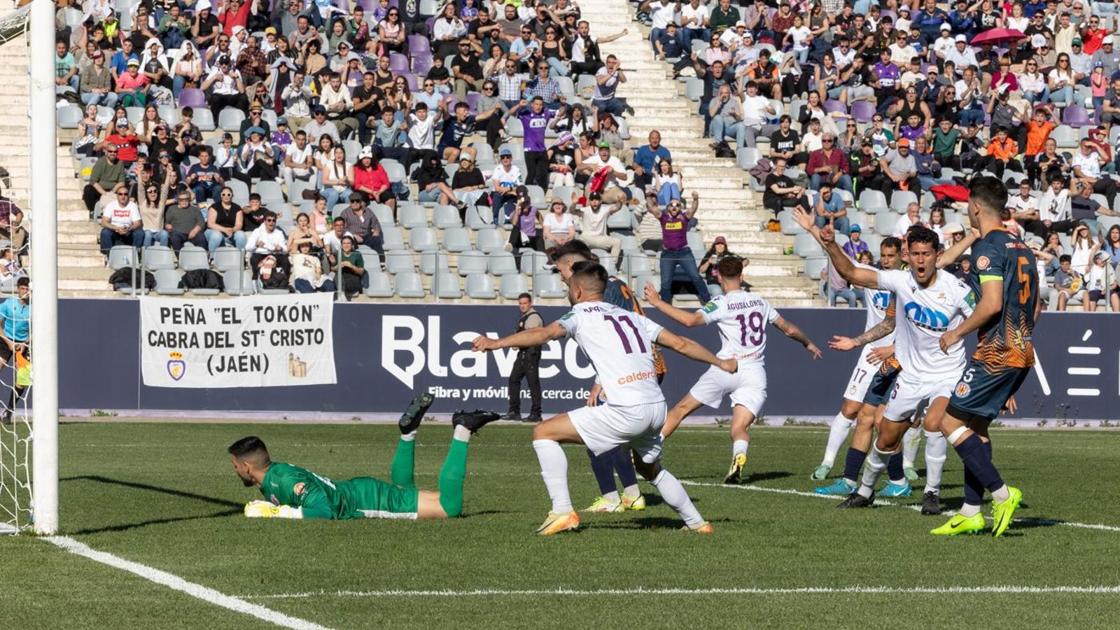 Las mejores imágenes de la victoria del Real Jaén ante la UDC Torredonjimeno en el Partido de la Provincia
