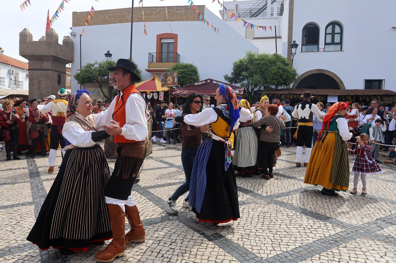 Imágenes del ambiente en el sábado 16 de marzo en Huelva