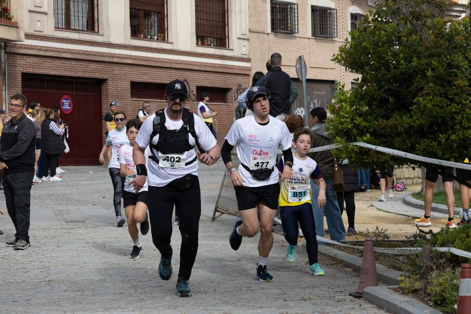 Más de 2.100 participantes corren  para promover la salud en Jaén, en imágenes (2)