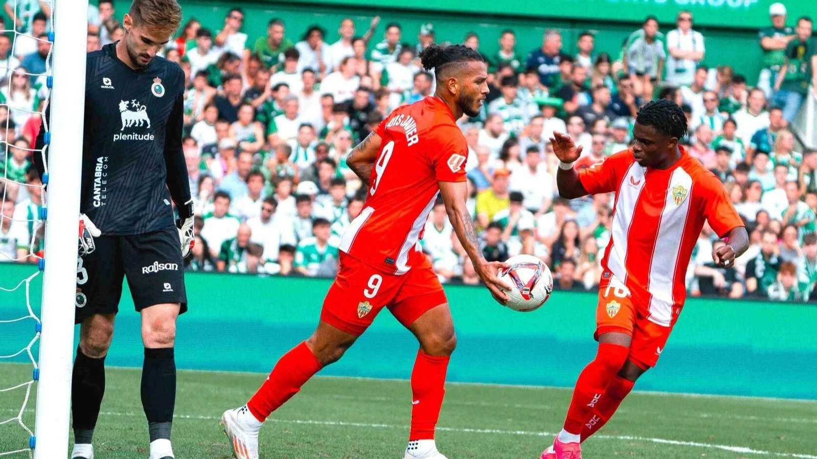 Luis Suárez y Largie Ramazani le dieron la vuelta al marcador en cinco minutos.